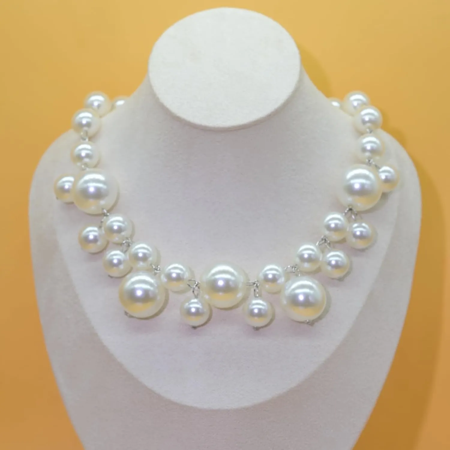 Chunky Pearl necklace for Women Trendy Imitation Pearl Necklace for Women and Men Multi Strand Colorful Plated Beaded Necklace Set