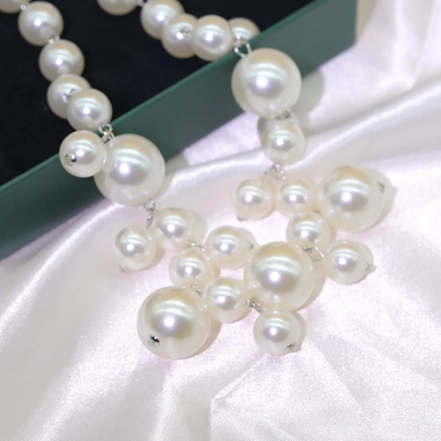 Chunky Pearl necklace for Women Trendy Imitation Pearl Necklace for Women and Men Multi Strand Colorful Plated Beaded Necklace Set