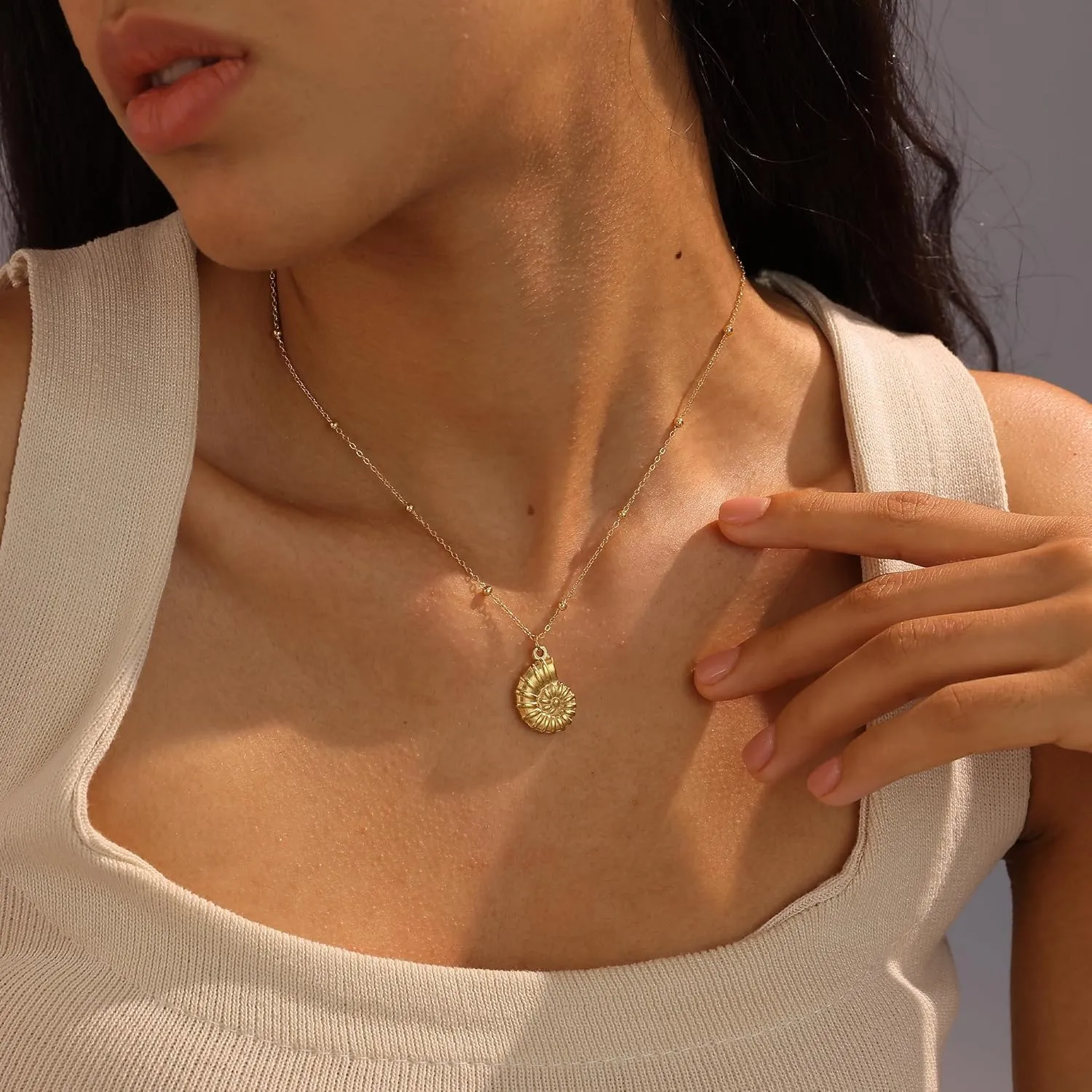 Gold Charm Necklace for Women,14k Gold Plated Waterproof Shell Pendant Necklace Summer Starfish Pearl Choker Necklaces for Women Trendy Paperclip Beach Seashell Sun Charm Necklace Jewelry