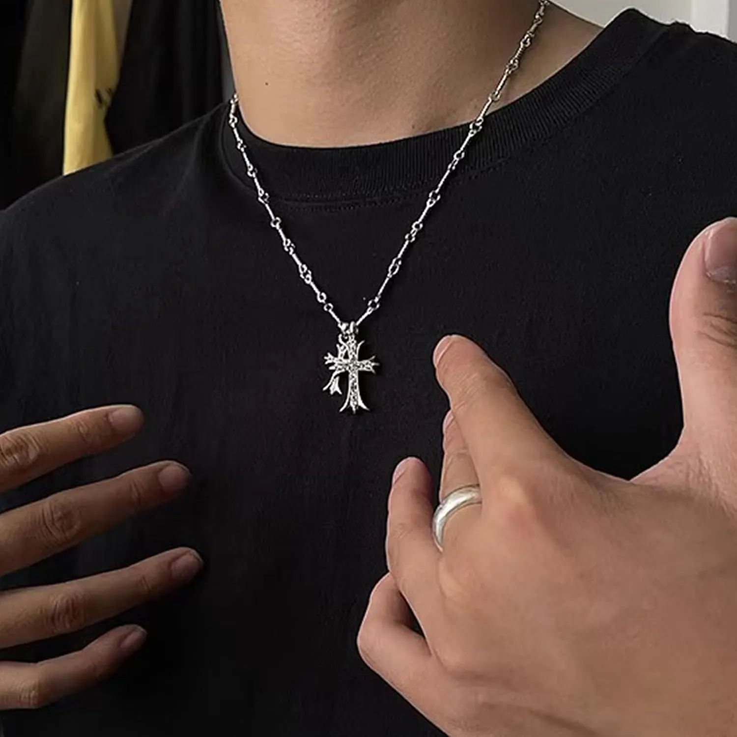 Gold Silver Double Cross Necklace Gothic Double Cross Pendant Necklace Dainty Zircon Cross Charm Link Chain Choker Religious Gifts Faith Jewelry Christmas Halloween Birthday Trend Jewelry Gift