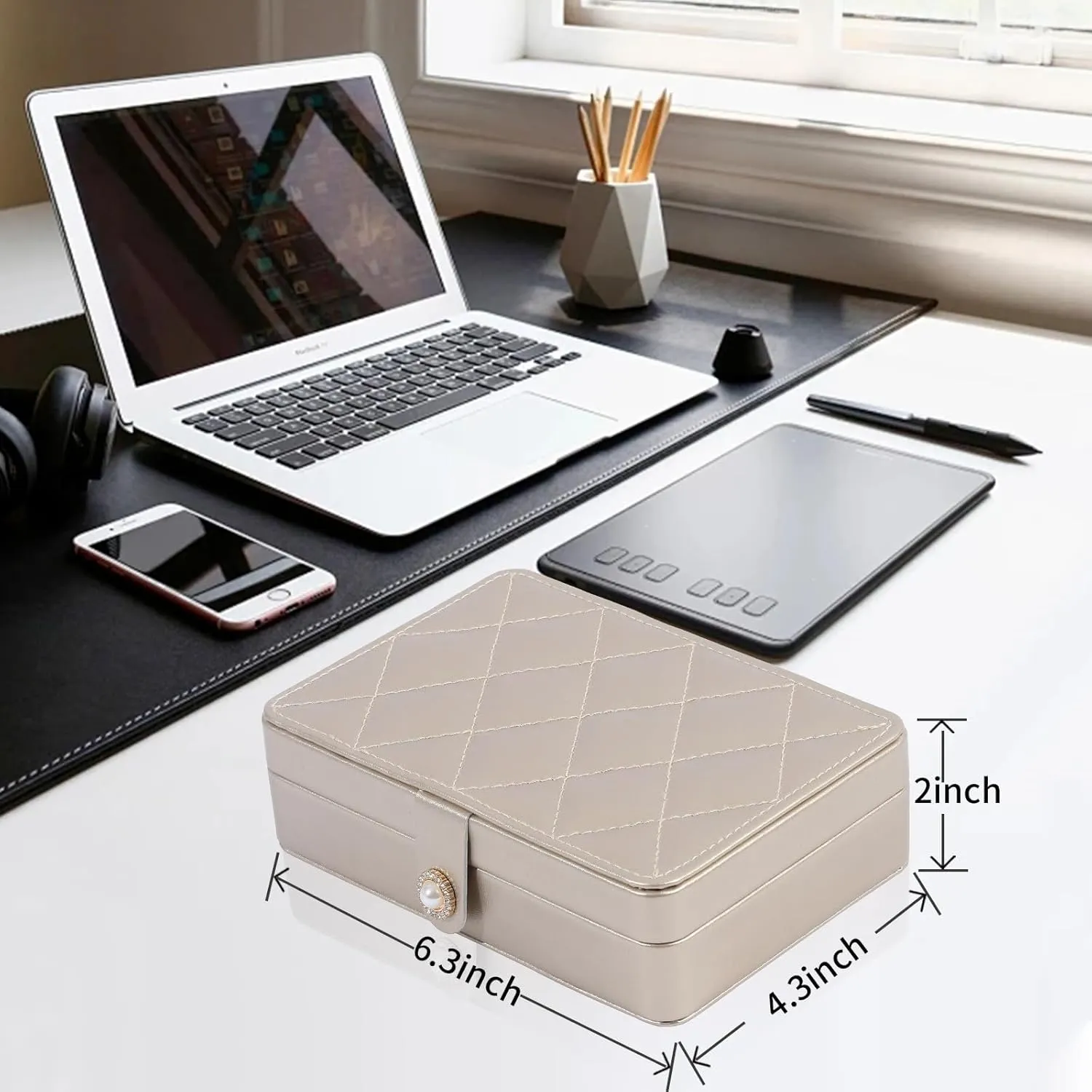 Portable Jewelry Box, 2 Layer Small Travel Jewelry Box for Women and Girls, Mini Leather Jewelry Organizer for Necklaces, Bracelet, Earrings and Rings Gift for Her (gold)