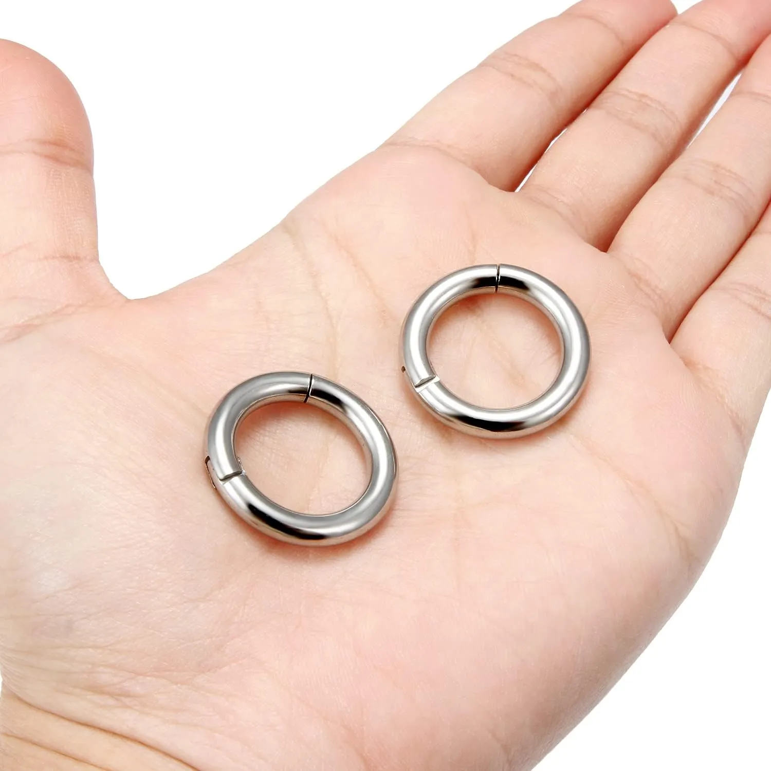 Vsnnsns 2G 4G 6G 8G 12G Septum Rings Surgical Steel Heavy Gauges Earrings for Stretching Hinged Segment Clicker Septum Nose Rings Weights Earrings Hoops Diameter 14mm 16mm 19mm Silver