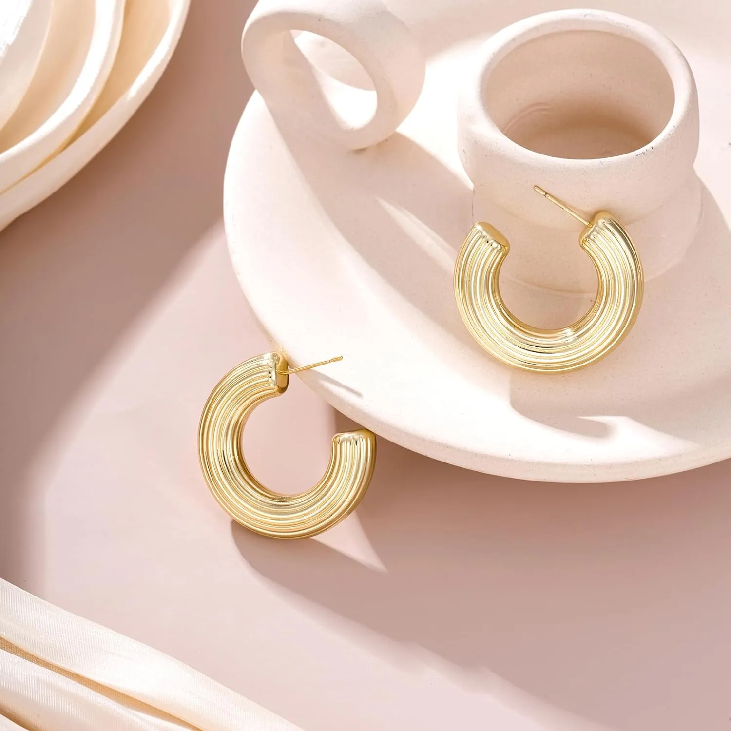 XUPING Chunky Open Hoop Earrings Stud 14K Gold Plated Hypoallergenic Lightweight Jewelry for Women