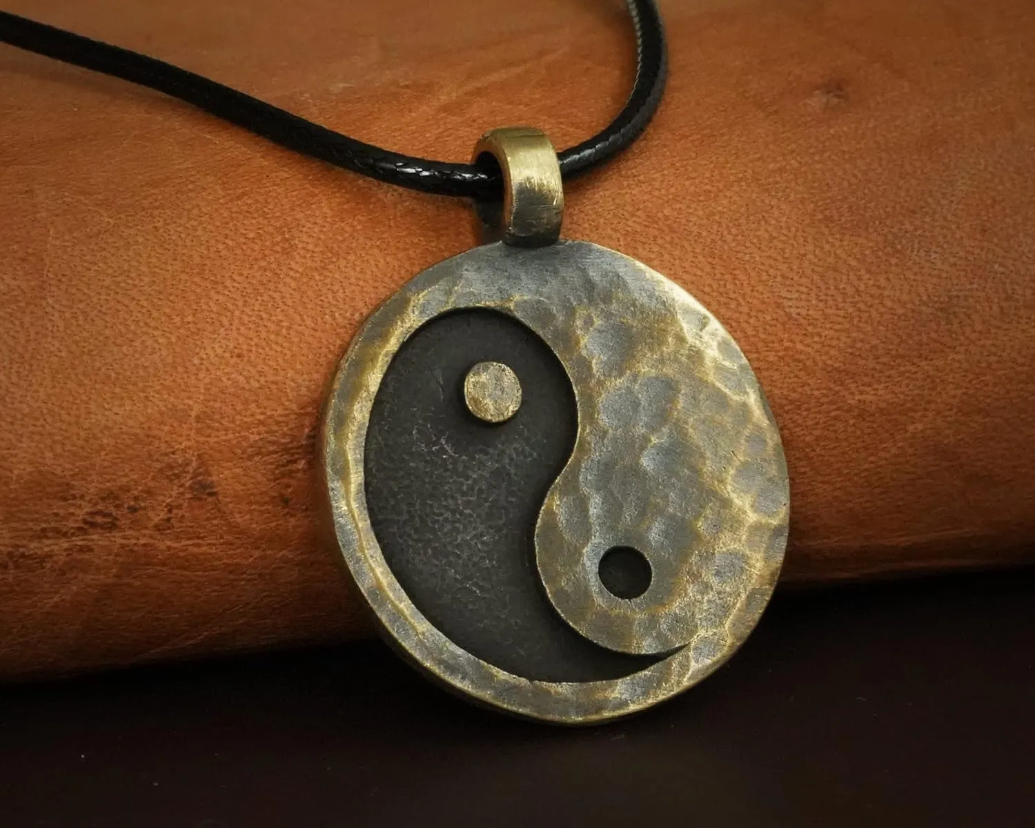Yin Yang Necklace Ancient Pendant Jewelry - Yin and Yang Necklaces - Ying Yang Symbol - Yin Yang Necklace for Men Women - Yin Yang Gifts - Ying Yang Jewelry - Brass Necklace